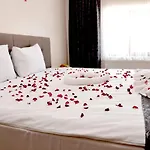 Zuemruet Hotel *
